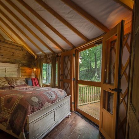 Spring Ridge Luxury Yurt - Creekside Glamping With Private Hot Tub Villa Topton Exteriör bild