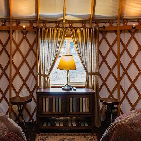 Spring Ridge Luxury Yurt - Creekside Glamping With Private Hot Tub Villa Topton Exteriör bild